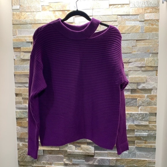 Dee Elly Cutout Shoulder Ribbed Knit Sweater - Picture 3 of 5